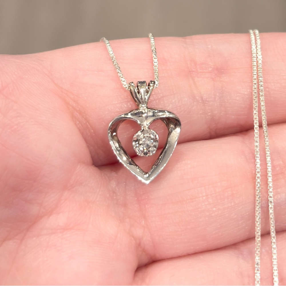 Vintage 14K White Gold Diamond Heart Pendant Necklace: Dainty Illusion Setting - Picture 6 of 12